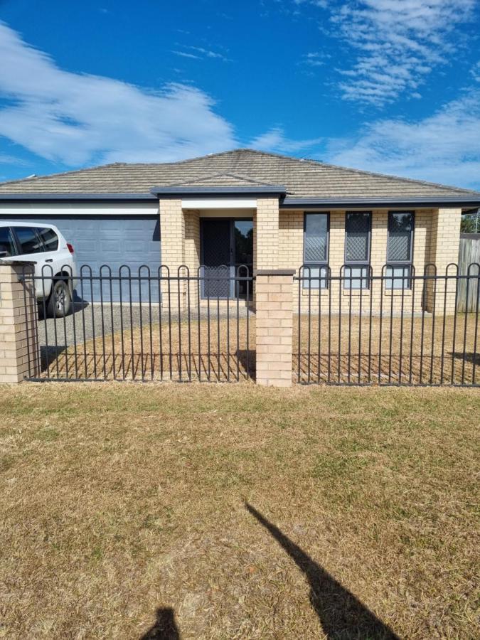 Blk Stays Guest House Deluxe Units Morayfield Zewnętrze zdjęcie